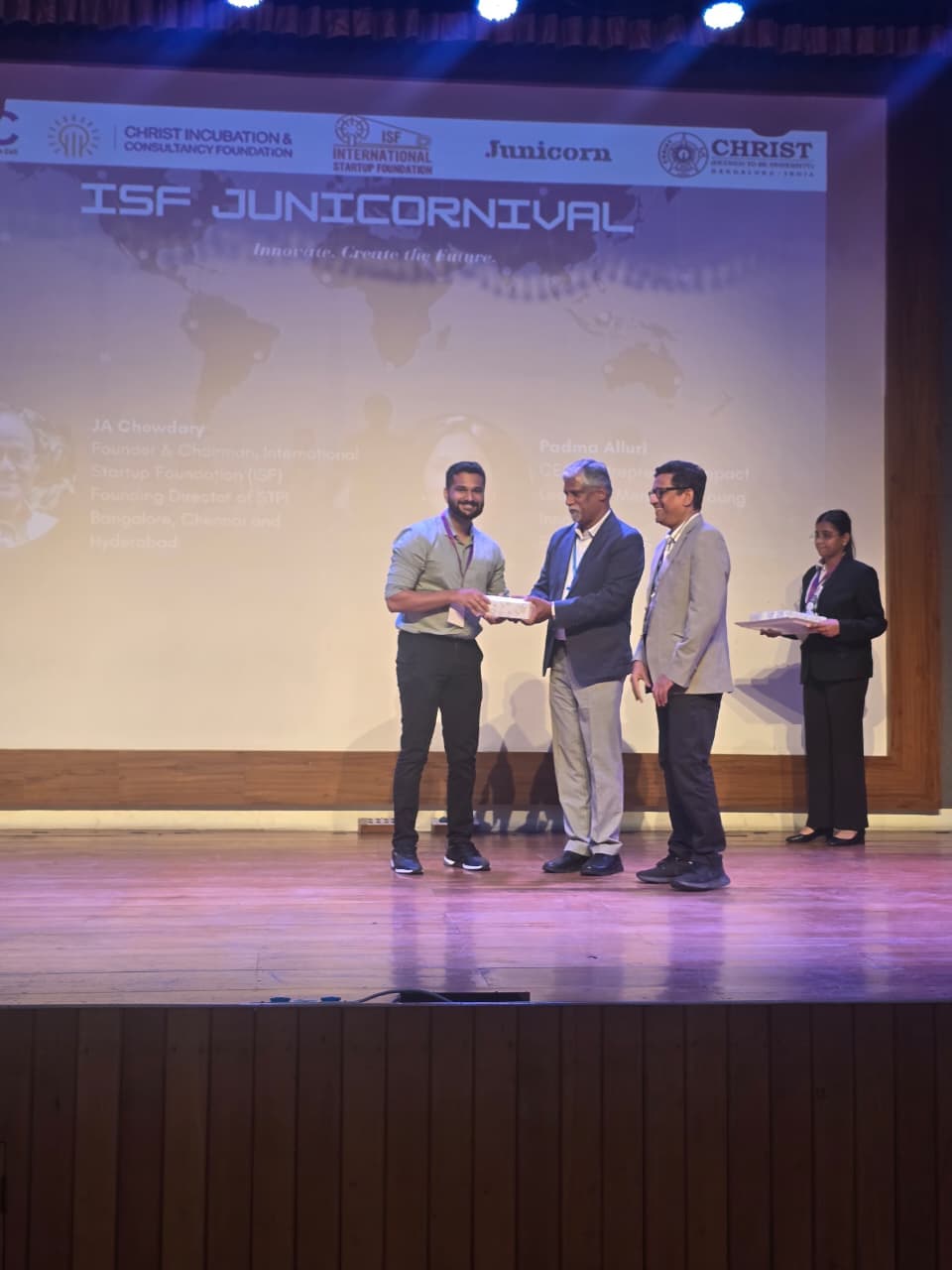Shreyas Raj mentoring at NASA International Space Apps Challenge 2025